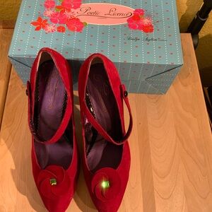 Poetic License sz 8.5 Red Suede Purple Gem